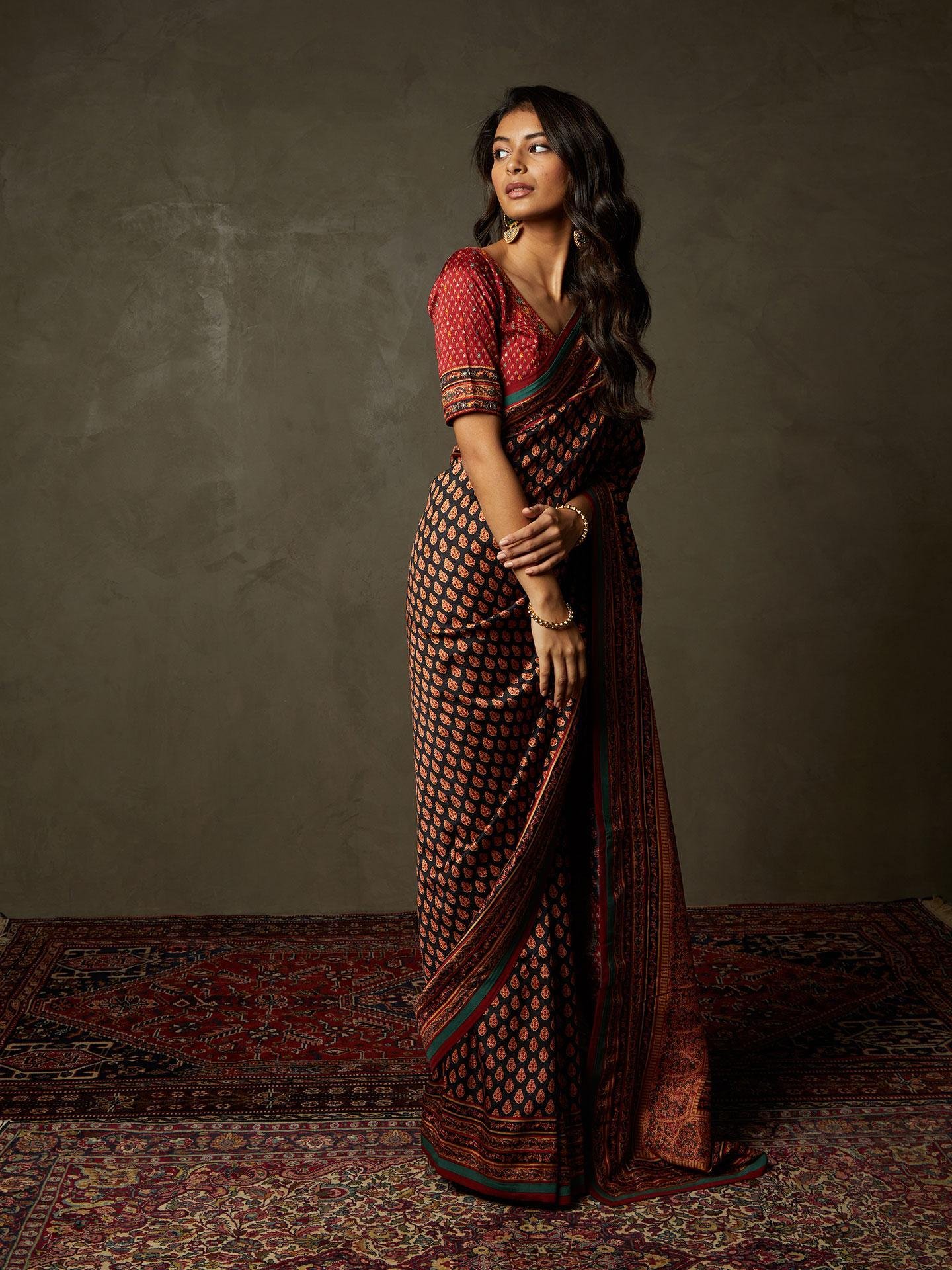 Black & Red Sanganeri Saree With Unstitched Blouse - Image 2